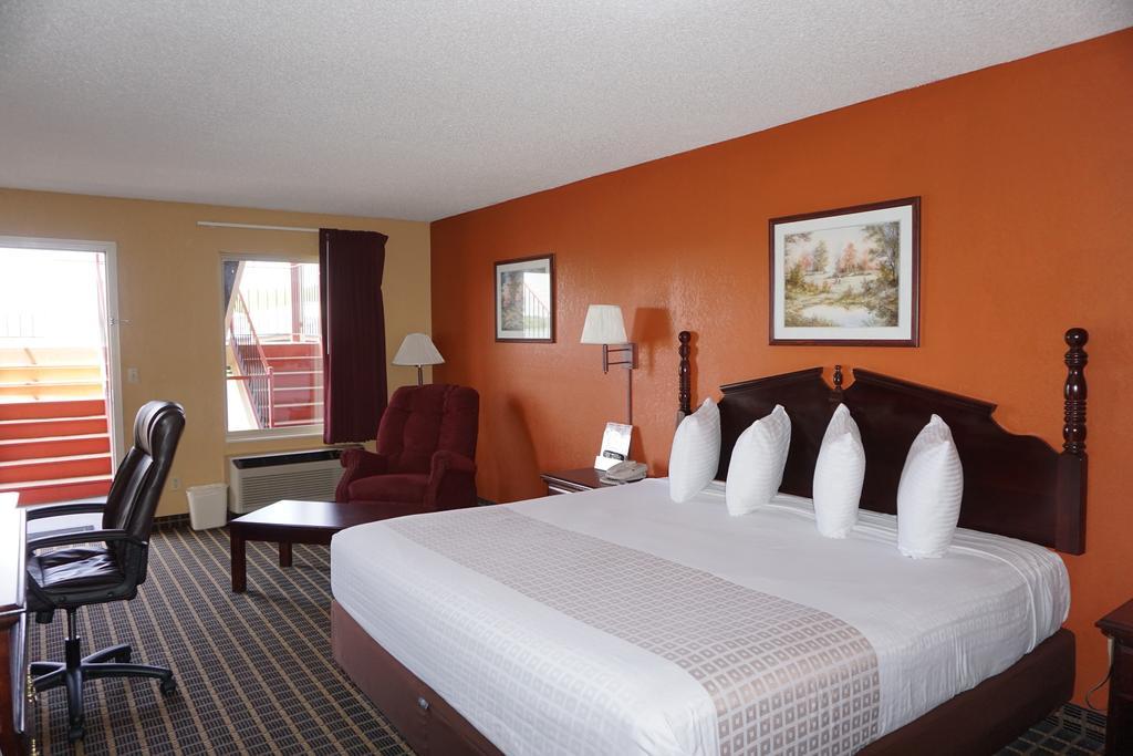 Star Plus Inn & Suites Selmer ภายนอก รูปภาพ