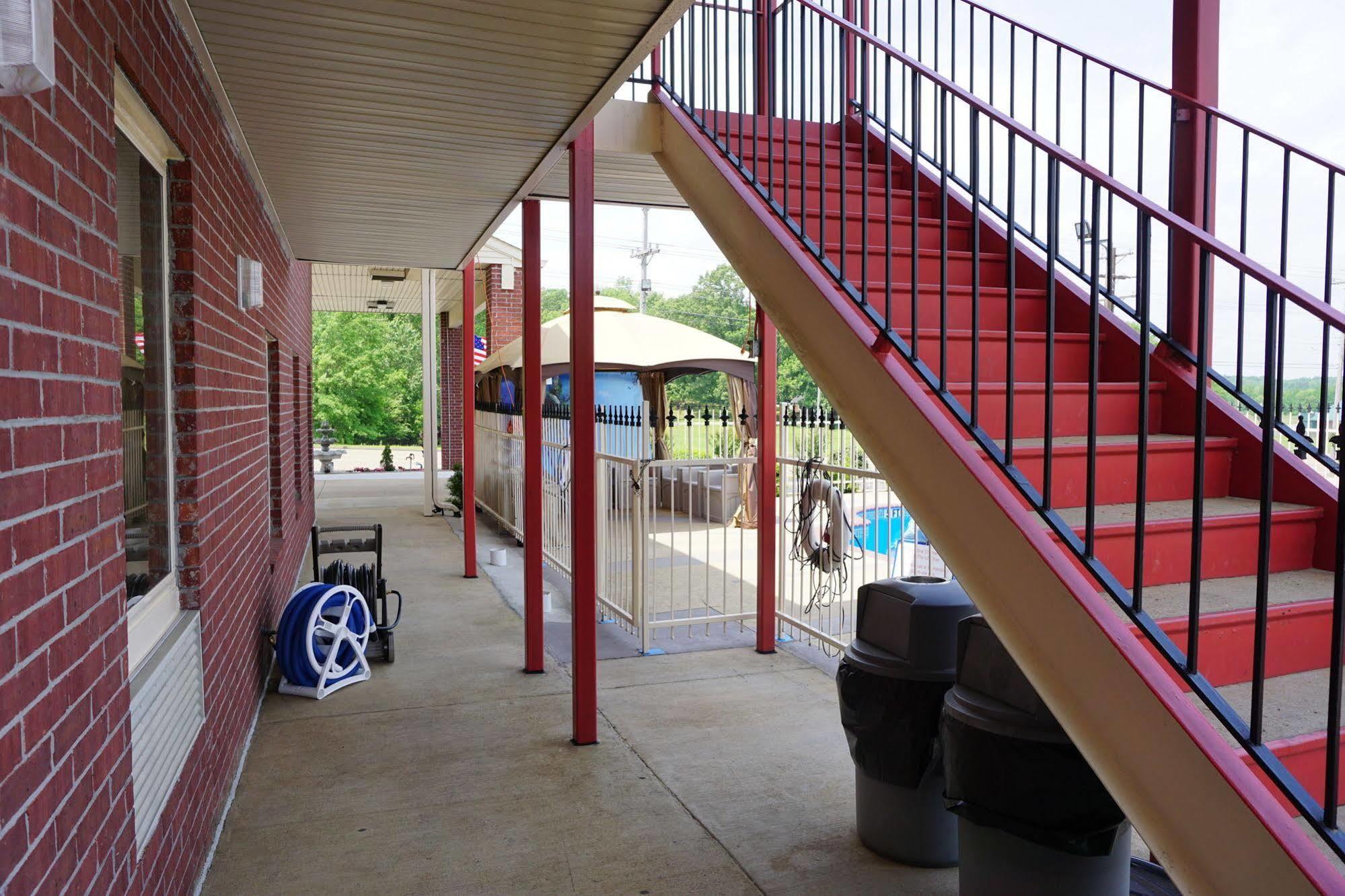 Star Plus Inn & Suites Selmer ภายนอก รูปภาพ