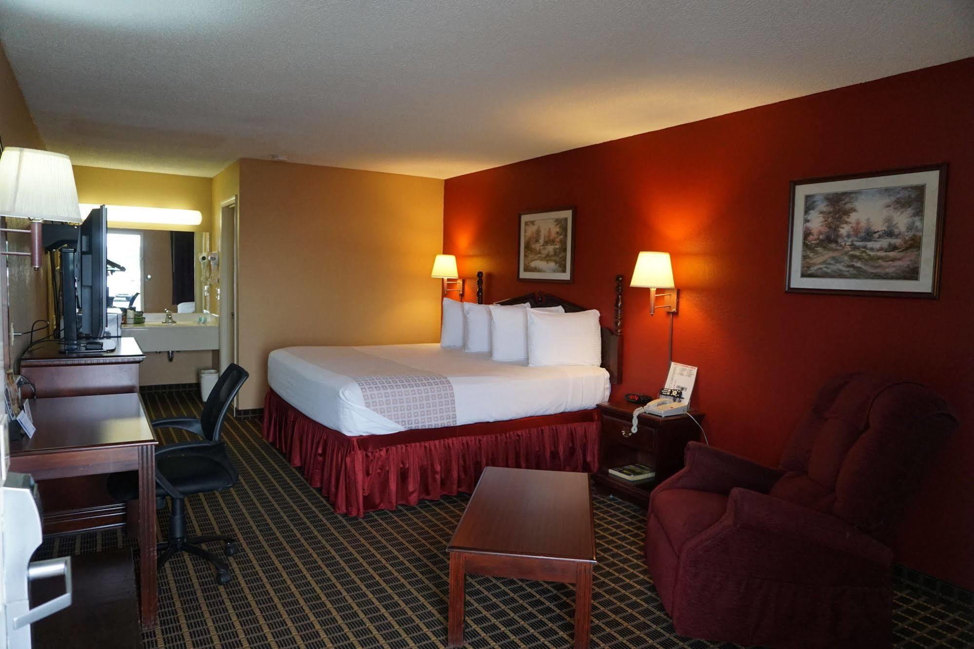 Star Plus Inn & Suites Selmer ภายนอก รูปภาพ
