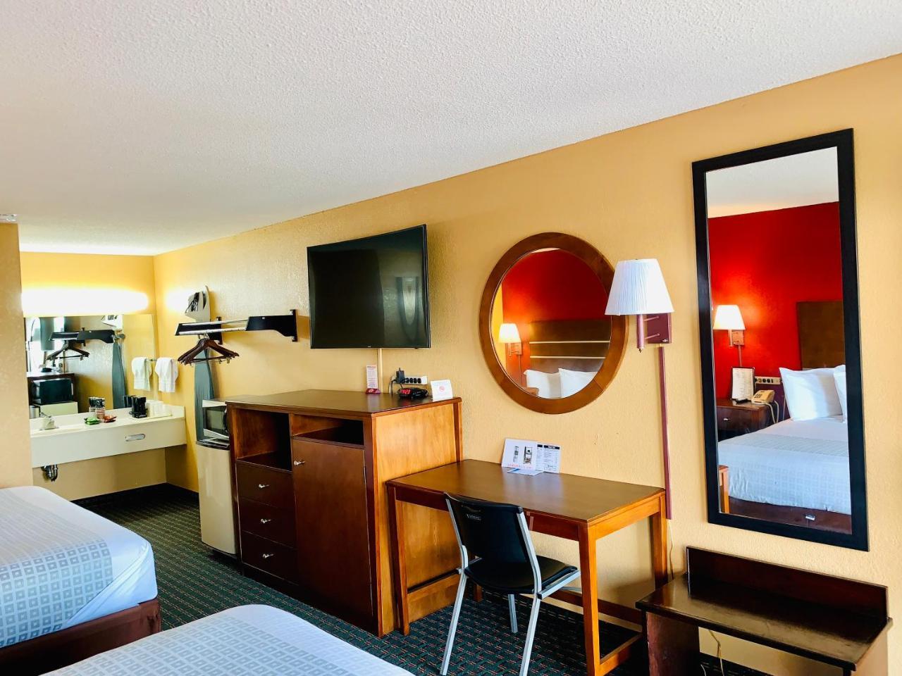 Star Plus Inn & Suites Selmer ภายนอก รูปภาพ