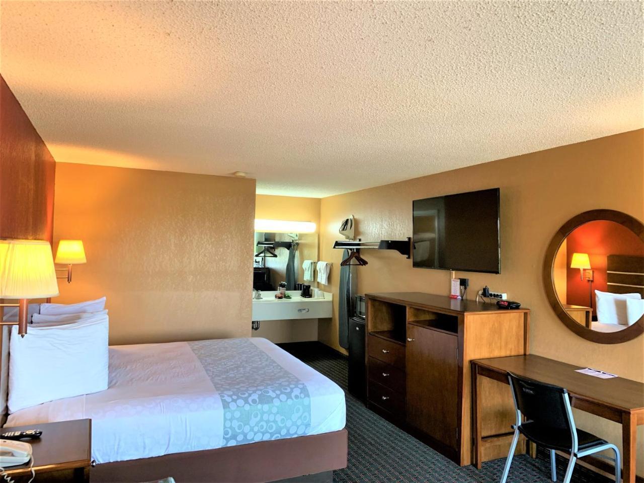 Star Plus Inn & Suites Selmer ภายนอก รูปภาพ