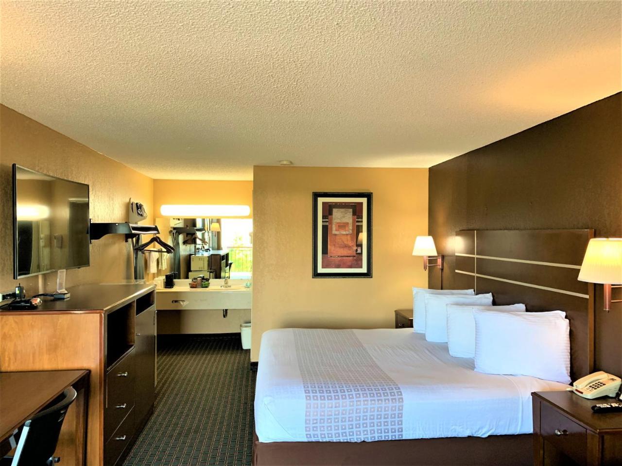Star Plus Inn & Suites Selmer ภายนอก รูปภาพ