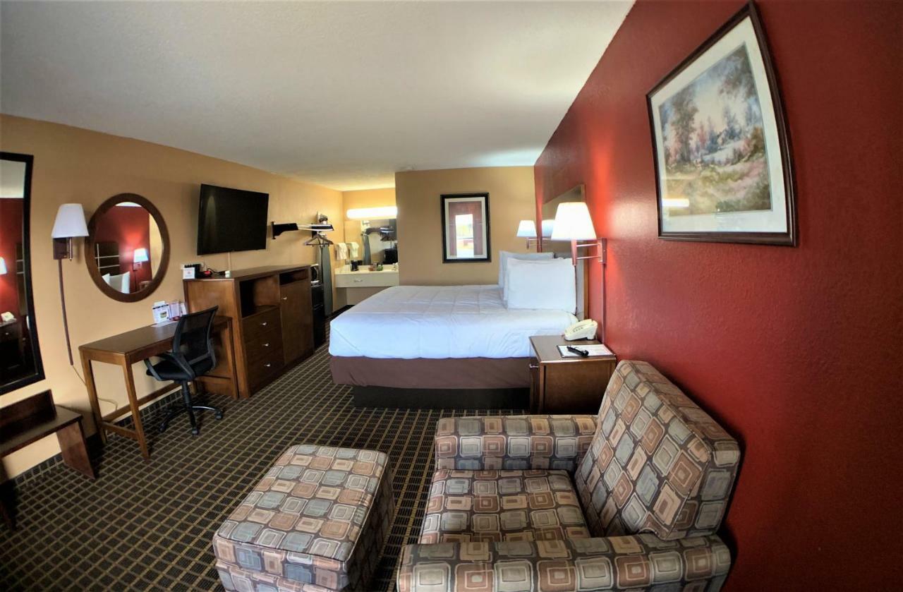 Star Plus Inn & Suites Selmer ภายนอก รูปภาพ